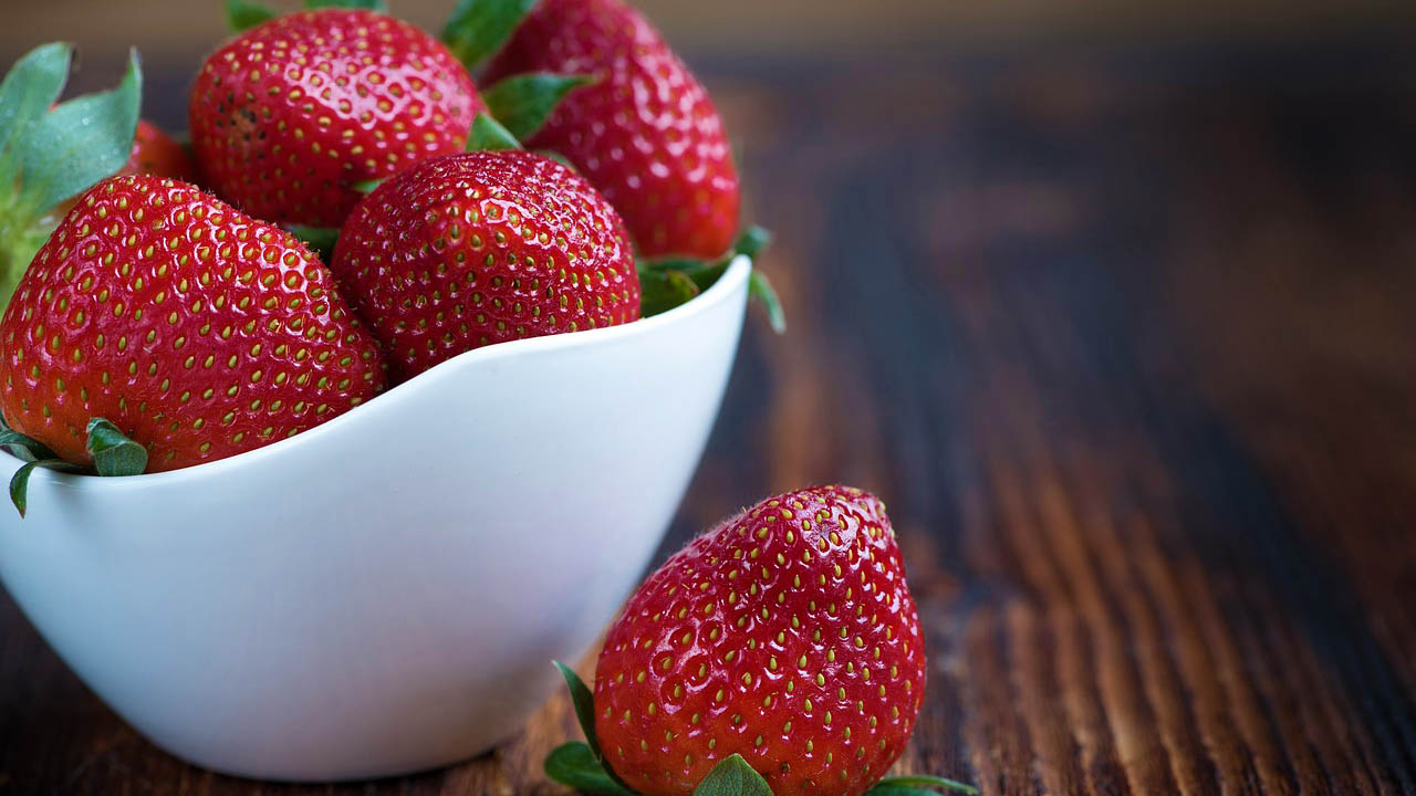 Le fragole nella dieta: piccole delizie rosse che sanno di estate